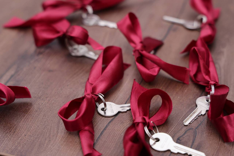 В Каспийске вручили ключи от новых квартир участникам программы переселения из аварийного жилья