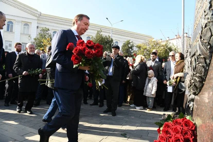 В Махачкале открыли памятник выдающемуся государственному деятелю Джелал-эд-Дину Коркмасову