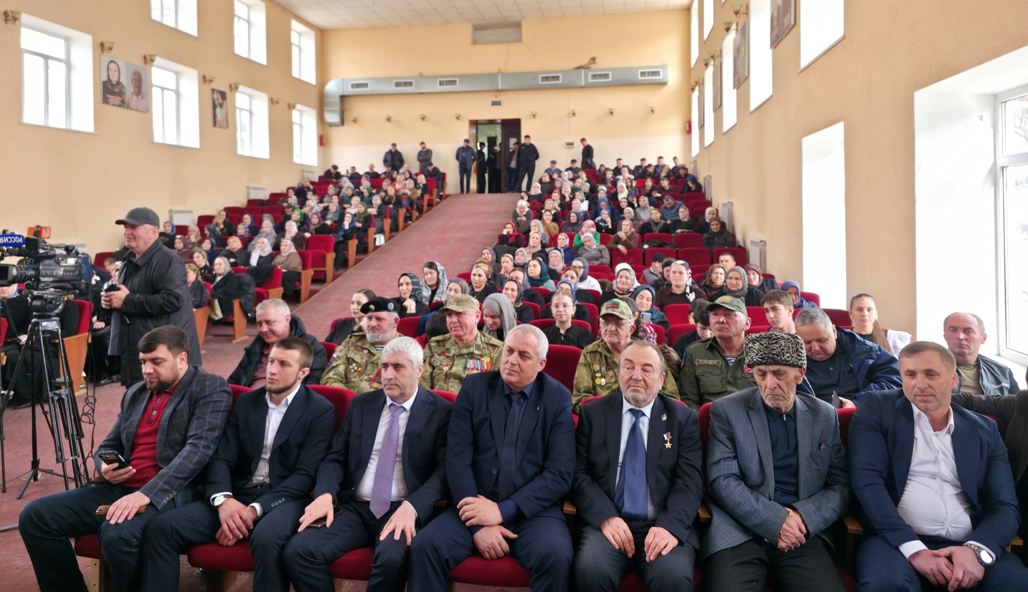 Россиялъул халкъал цолъиялъул соналде