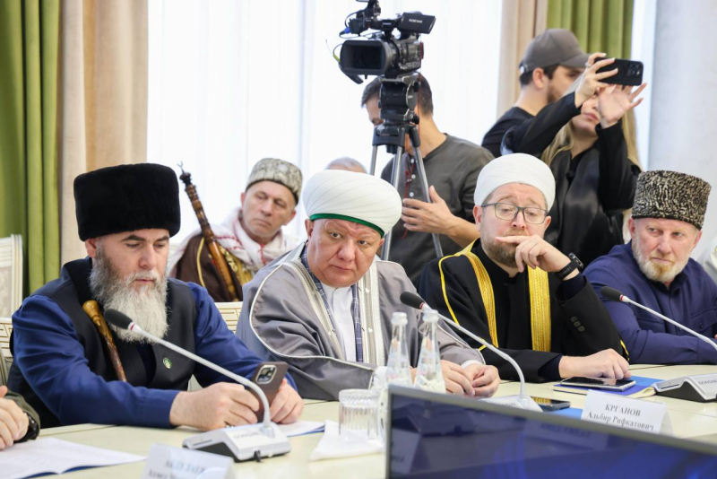 Сeргей Меликов провел заседание Совета по межнациональным и межконфессиональным отношениям
