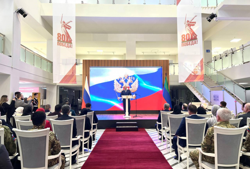 Сергей Меликов вручил отличившимся дагестанцам государственные награды