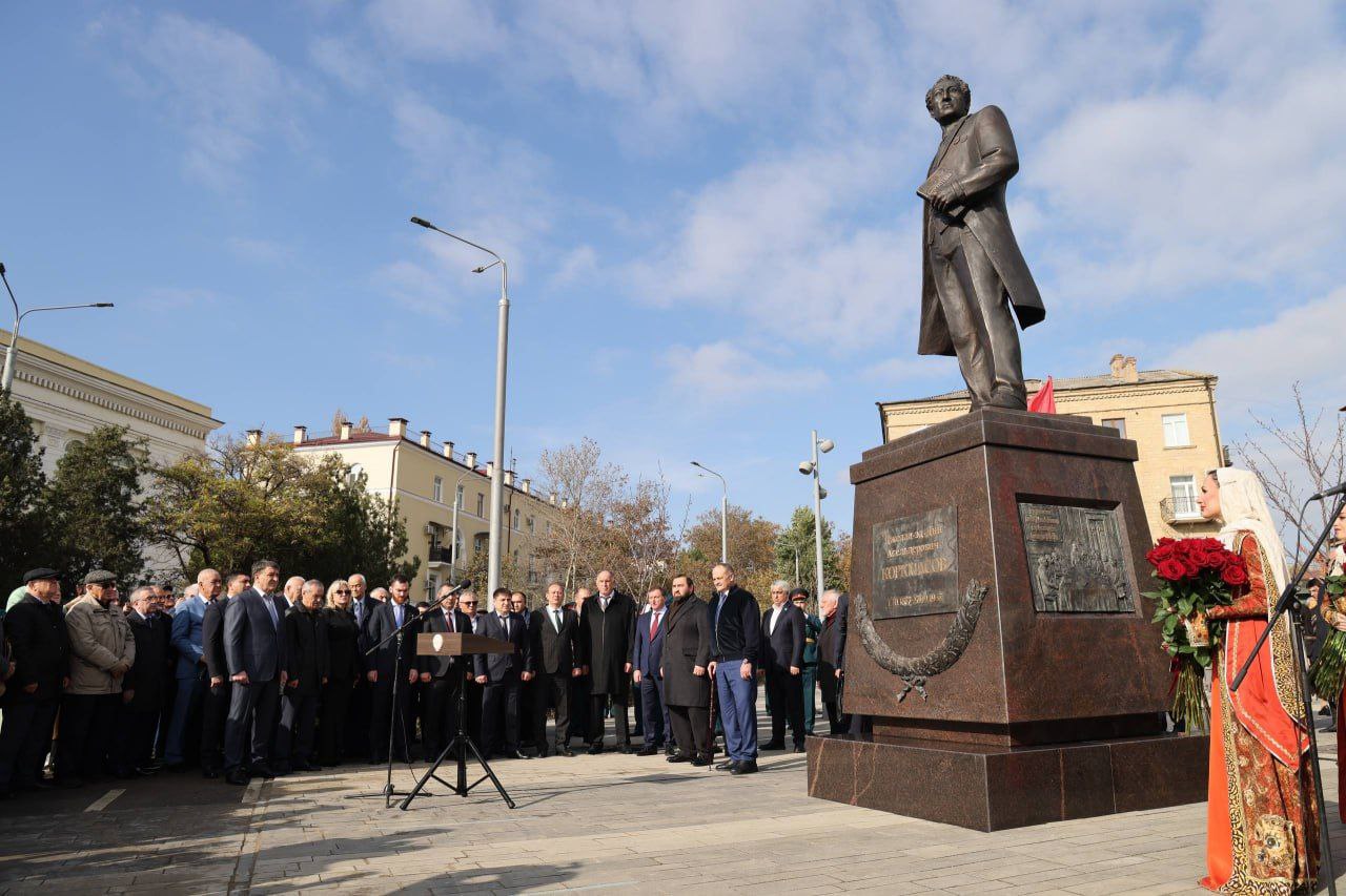 В Махачкале открыли памятник выдающемуся государственному деятелю Джелал-эд-Дину Коркмасову